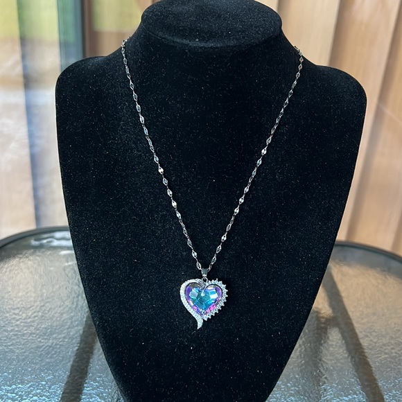 Stainless steel purple and blue heart pendant necklace - Picture 3 of 4